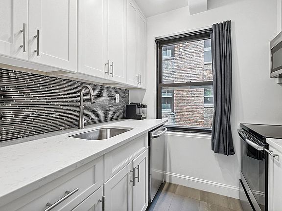 4th image of 235 E 49th St APT 3A