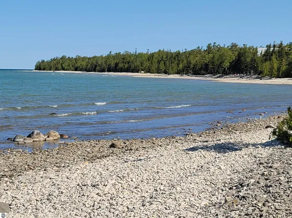 4958 Presque Isle Park Dr, Presque Isle, MI 49777