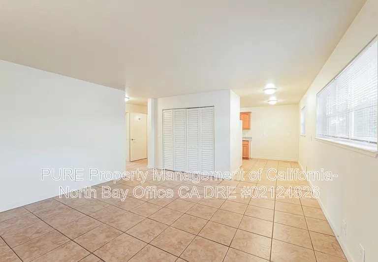 1402 Washington St #2 — Photo 4