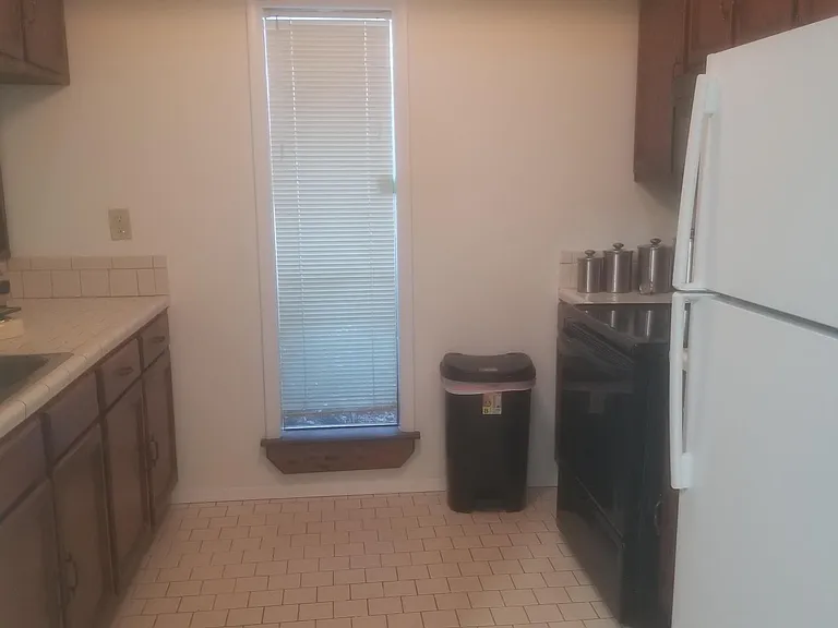 1300 Julia St NW — Photo 8