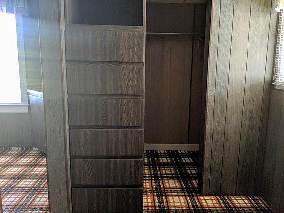 3rd image of 608 Oak Ave