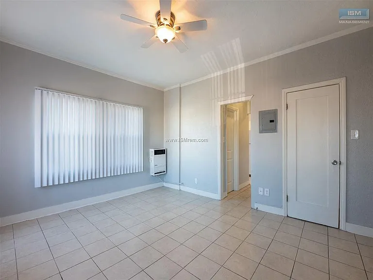 43rd Place Apartments — Photo 5