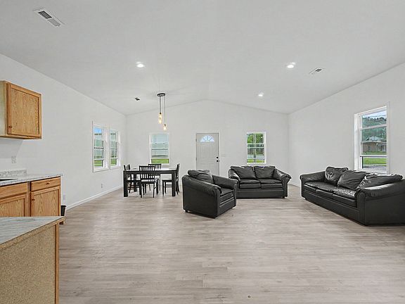 2nd image of 203 Sanders St
