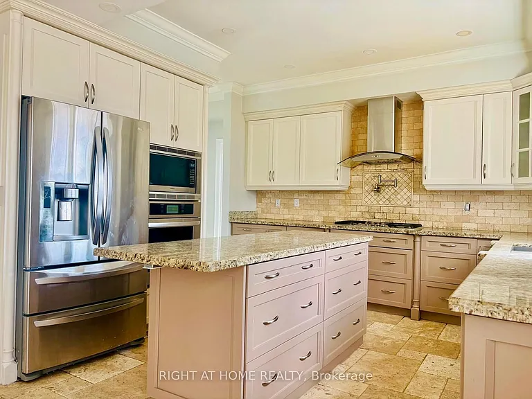 338 Ashbury Rd — Photo 9