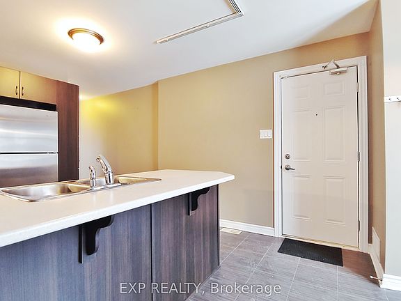 3rd image of 605 Chapman Mills Dr #B
