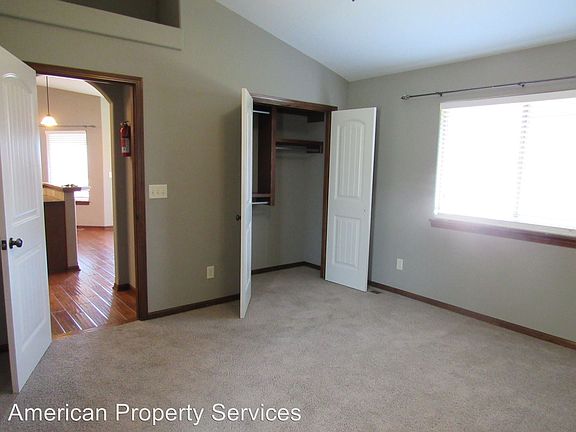 4th image of 1025 Lobdell Dr