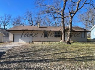 3215 S Franklin Ave, Springfield, MO 65807