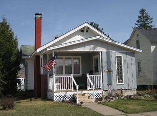 911 S Kimberly Ave, Iron Mountain, MI 49801