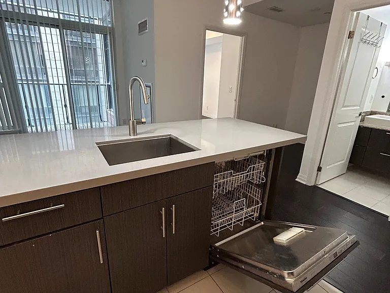 8 Mercer St #706 — Photo 14