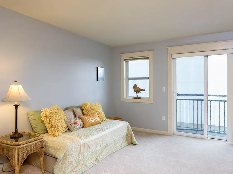 326 Queen Anne Ave N #402 — Photo 10