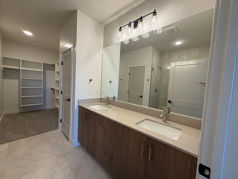 614 E Hemsworth Ln — Photo 19