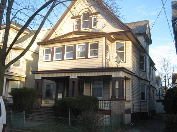2nd image of 20-22 Baldwin Ave