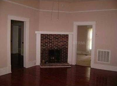 5th image of 707 W Baker St