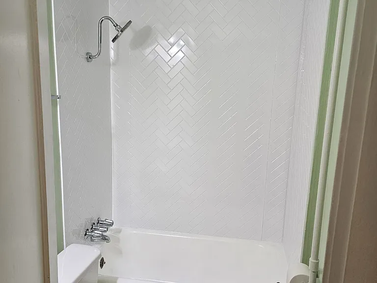 1115 N Forest St #5 — Photo 9