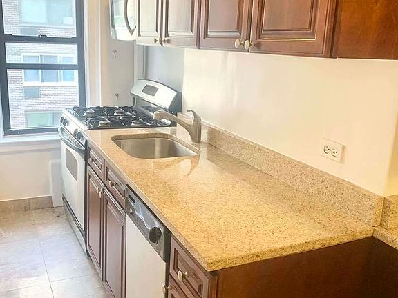 3rd image of 127 W 96th St #9FA