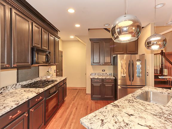 2nd image of 11905 Winterberry Ln