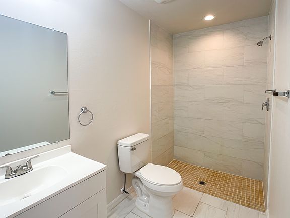 5th image of 3623 SW 8th Pl