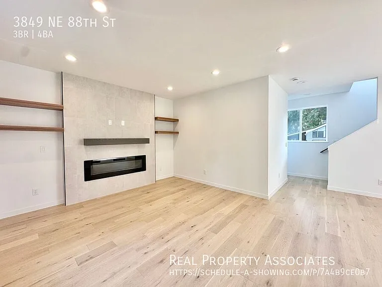 3849 NE 88th St — Photo 19