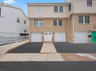 28 Hoffman Pl, Irvington, NJ 07111