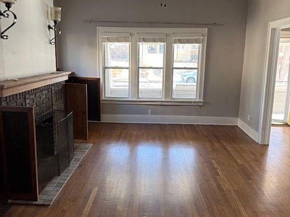 4th image of 2724 N 47th Ave