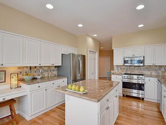3rd image of 5063 S Hillcrest Ln