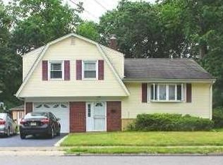 262 Tryon Ave, Teaneck, NJ 07666