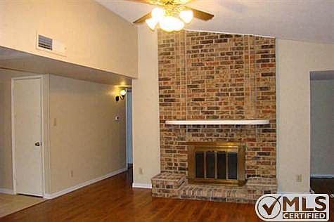 3rd image of 2304 Ables Dr