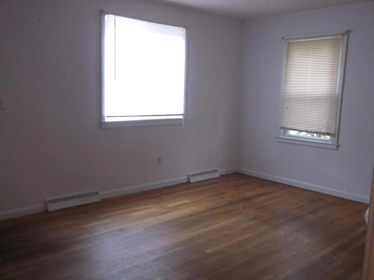 2 bed, 1000 sqft, $1,300 — Photo 4