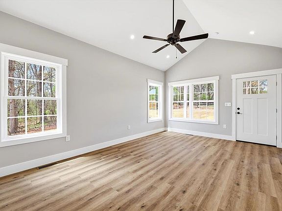 5th image of 103 Hilltop Terrace Rd