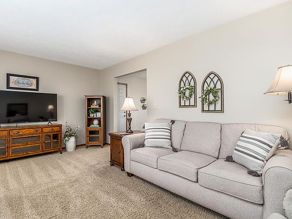 3rd image of 3170 Saint Anne Dr