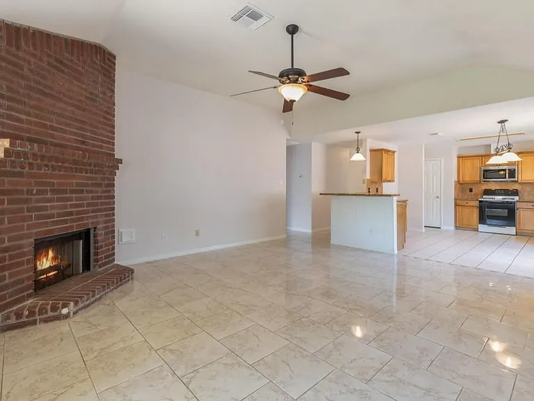21812 Whispering Forest Dr — Photo 7