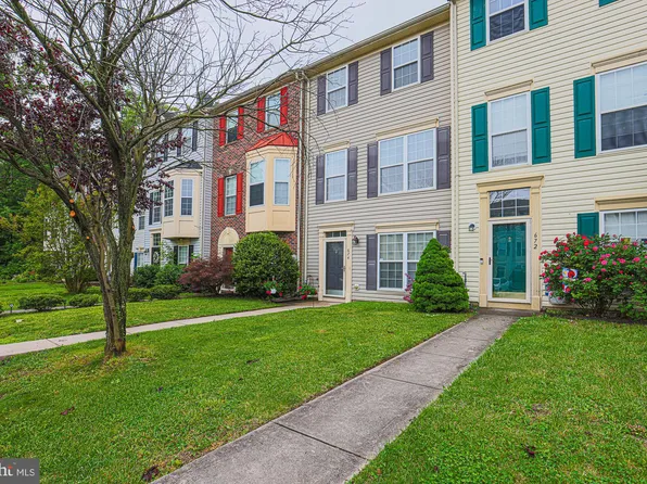 674 Hunting Fields Rd, Middle River, MD 21220