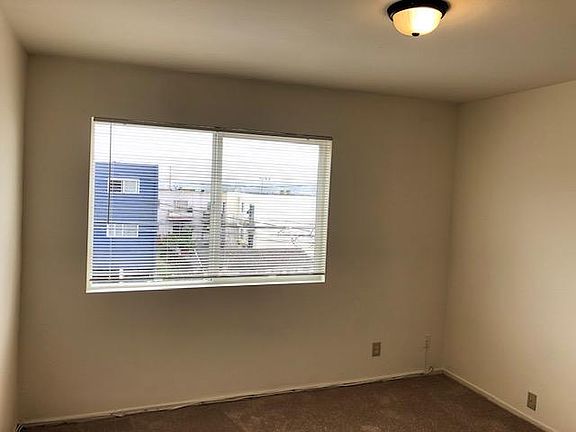 4th image of 631 Sylvan St APT 4