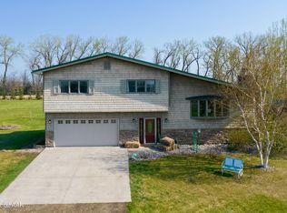 986 15th St NE, Thompson, ND 58278