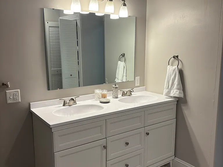 217 S Queen St #2 — Photo 32