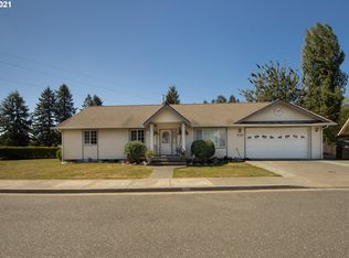 912 Timberline Dr, Brookings, OR 97415
