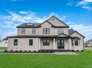 457 Pond Path, East Setauket, NY 11733