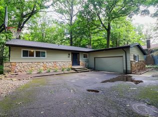 8729 Hilltop Dr, Mentor, OH 44060