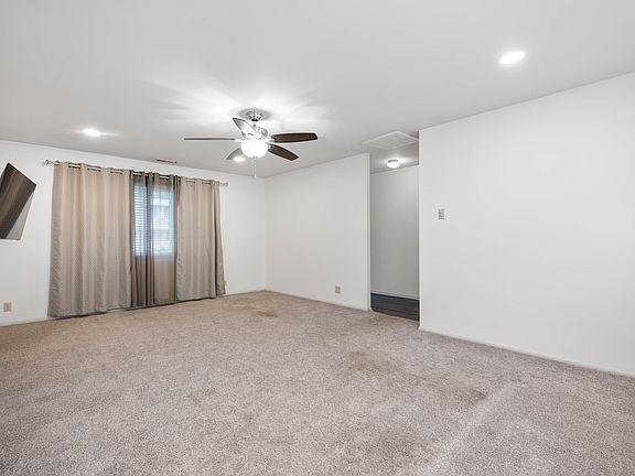 4th image of 102 Clover Ln