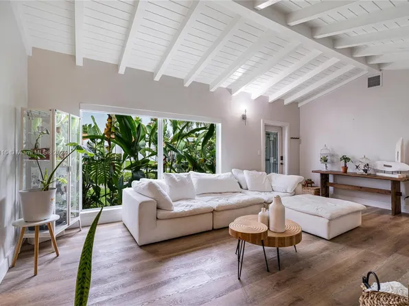 754 NE 82nd St, Miami, FL 33138