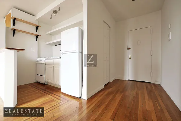 Rented by ZealEstate Group Inc | media 18