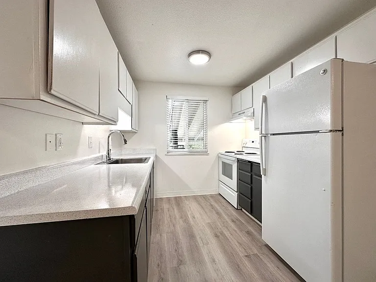 West on Murray Apartments — Photo 43