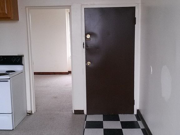 3rd image of 215 Albion Pl