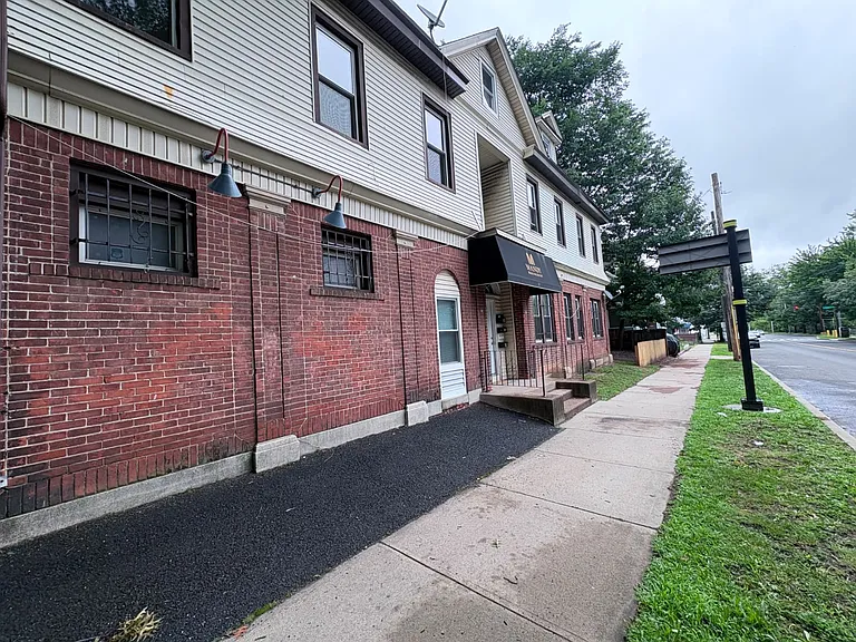 151 Howard Ave #22L — Photo 15