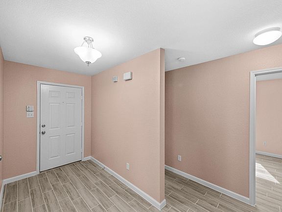 3rd image of 9417 Pastime Ct
