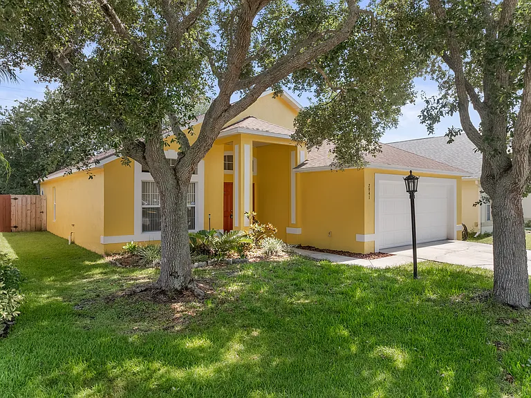 2941 Saint James Ln — Photo 1