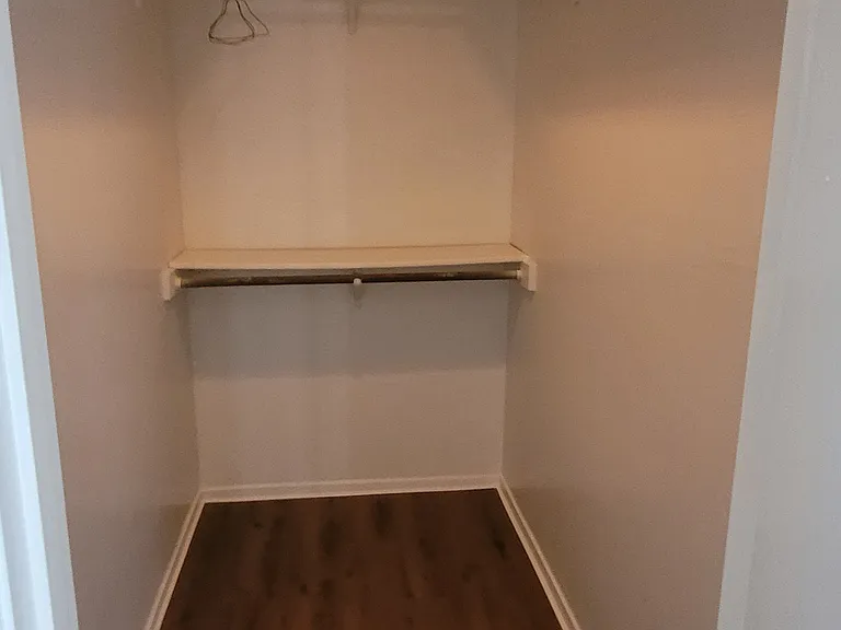 1217 Lakeview Xing — Photo 18