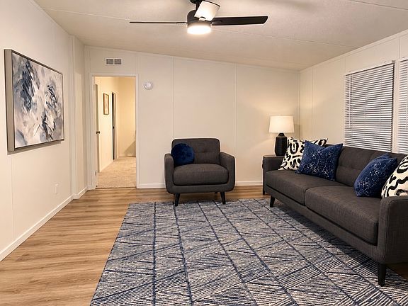 5th image of 113 Lazy Meadow Ct