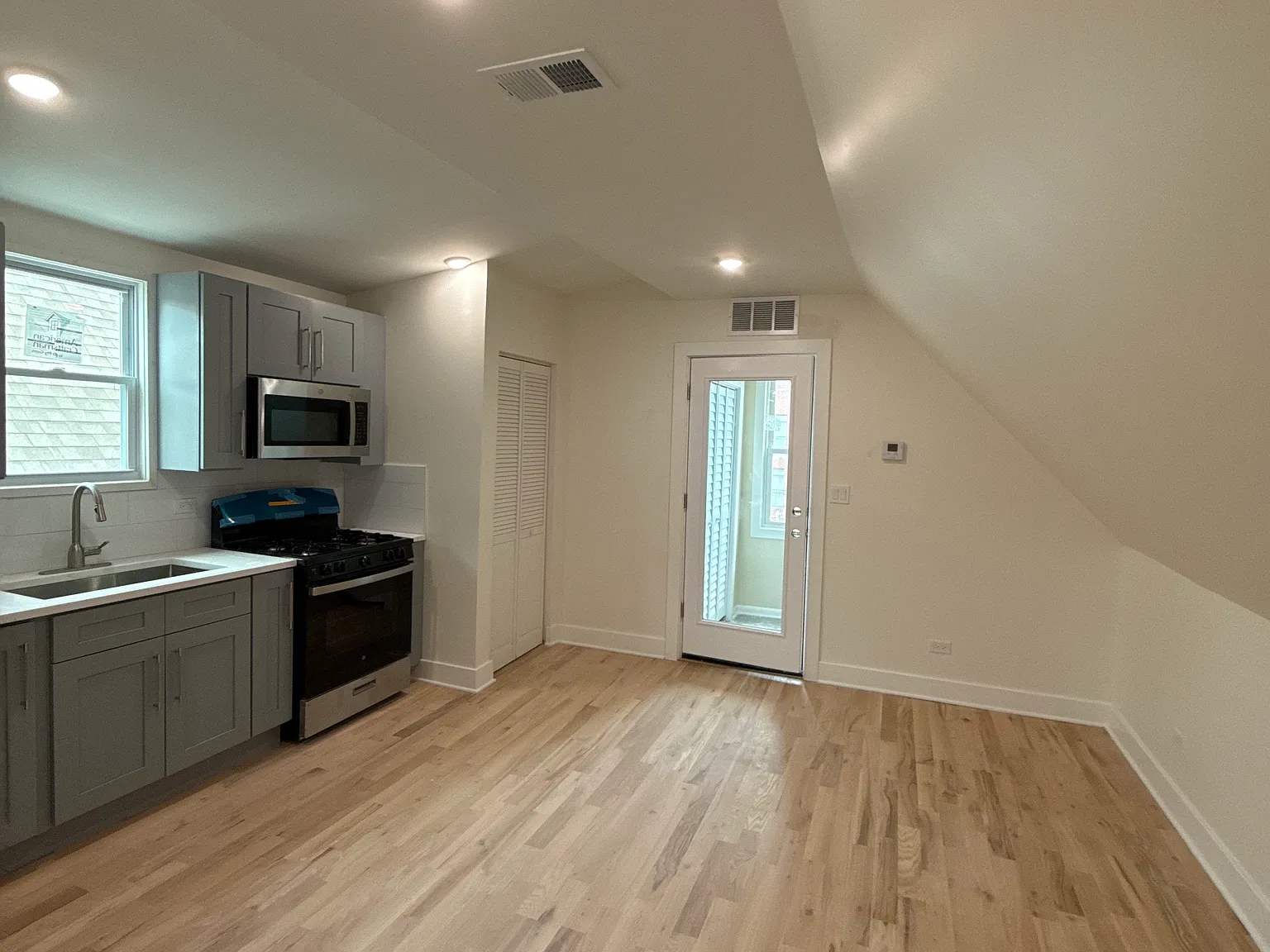 1 bed, $1,695 — Photo 3