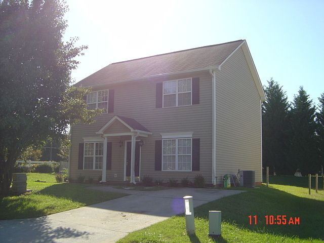 1st image of 2528 Wheatfield Dr